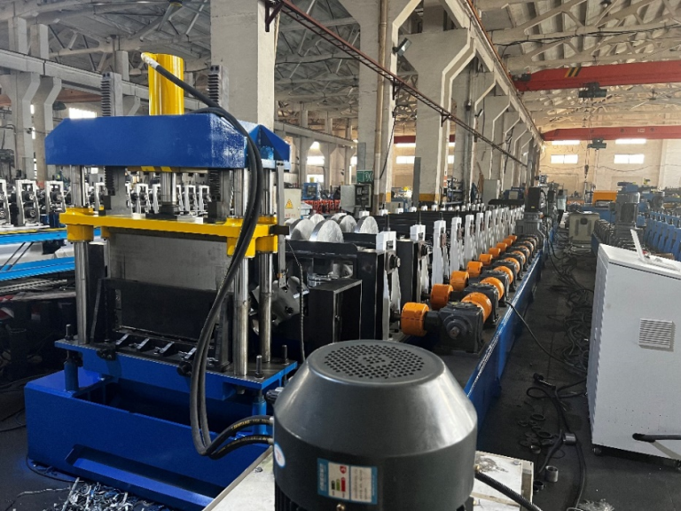 Linear Tray plate roll forming machine,cast iron structure,lock panel roll forming machine
